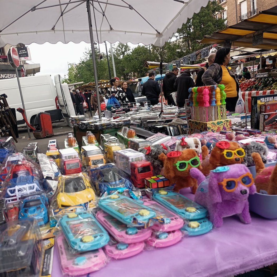 Livry gargan place du marche 2